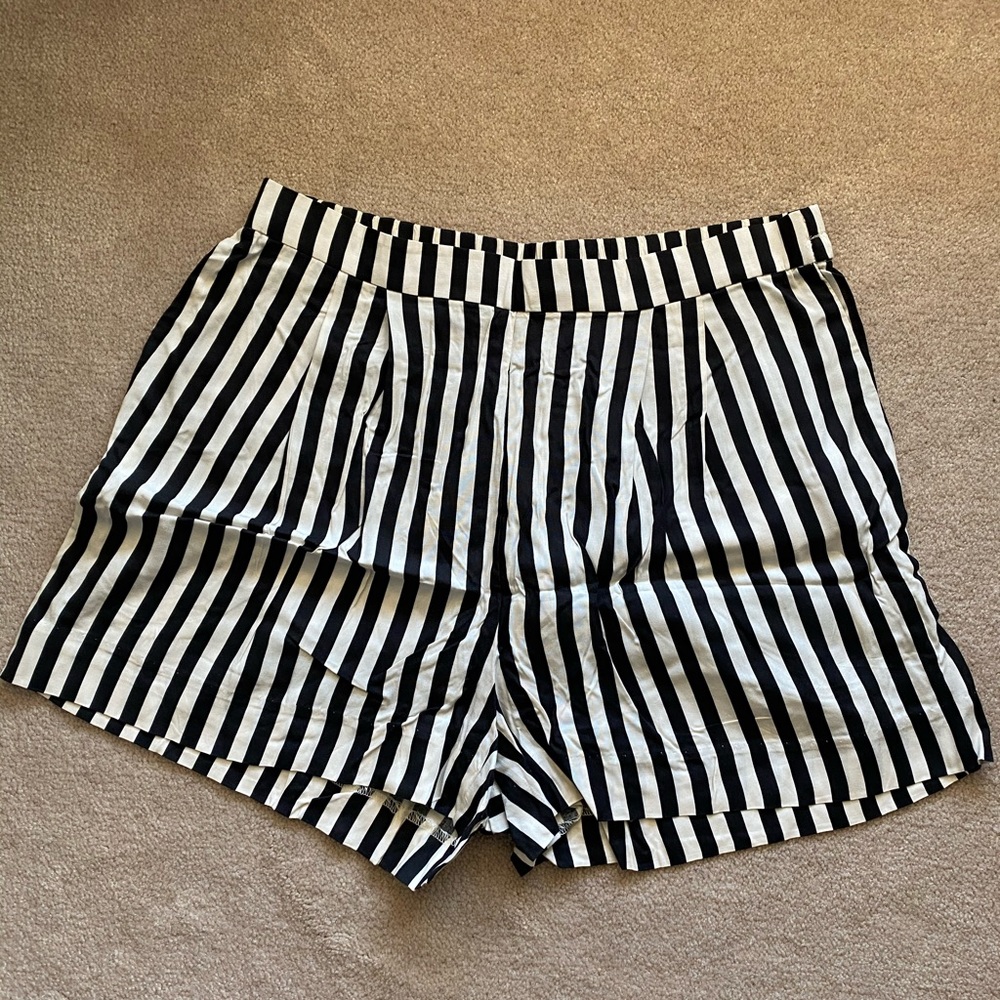 H&M Black and White Shorts